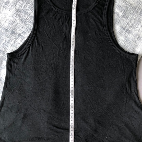 Black sleeveless tank top - Picture 2 of 4